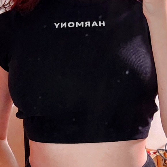 Cropped backless shirt - Picture 1 of 4